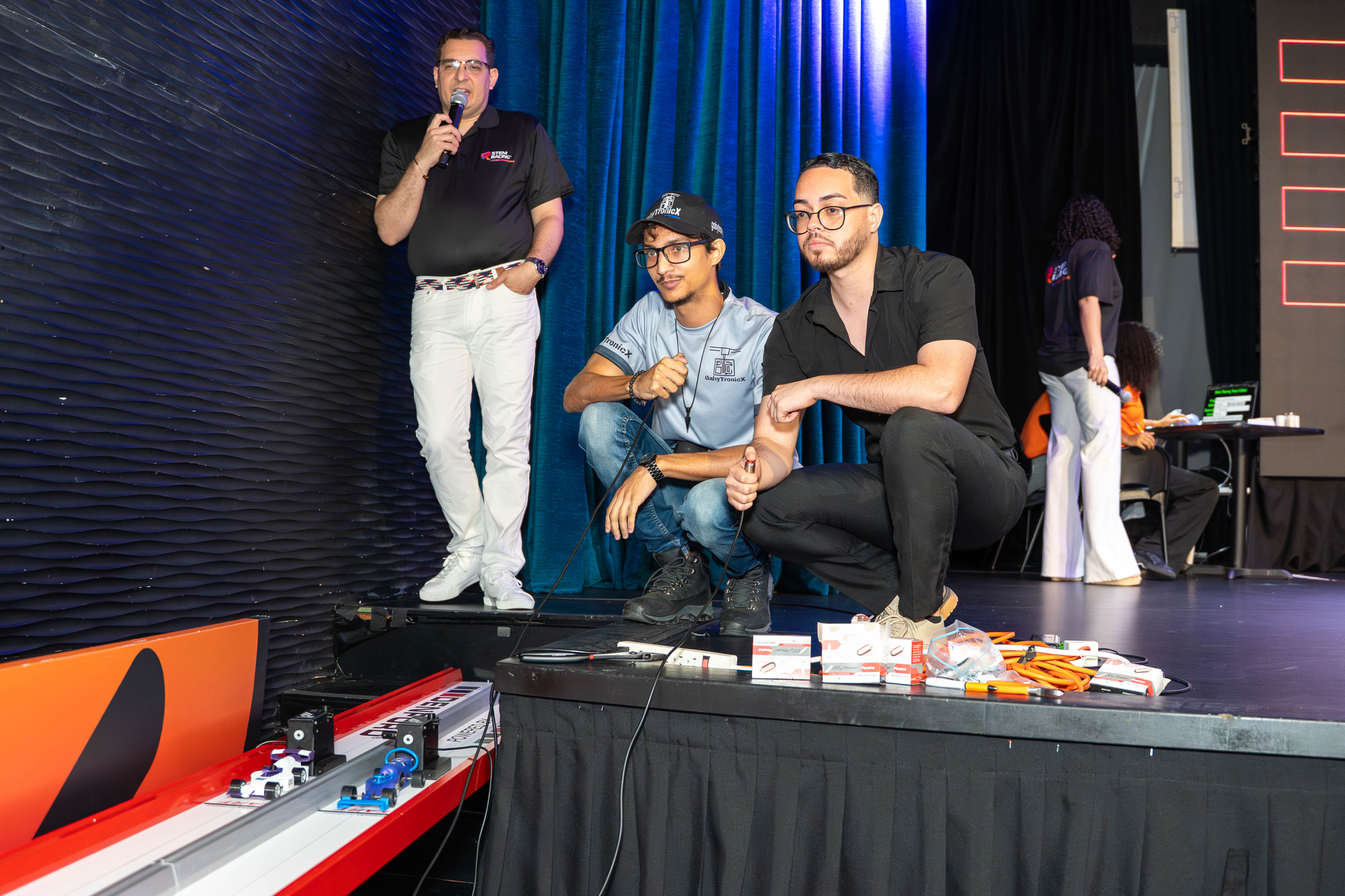 Korsaka vs Gabytronicx en STEM Racing
